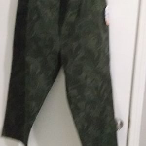 Style & co. Green  tropic  palm life 18 size Capri